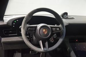 Porsche Taycan bild 16