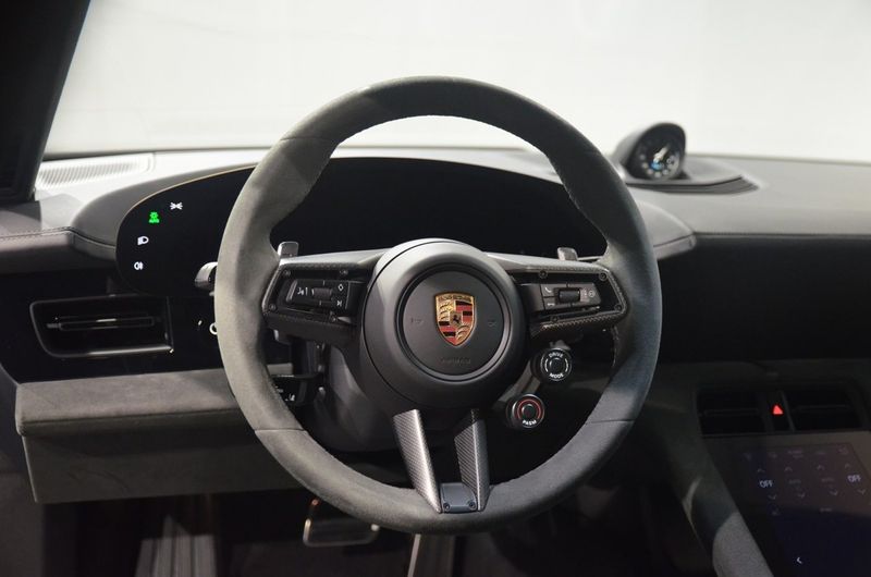 Porsche Taycan bild 16
