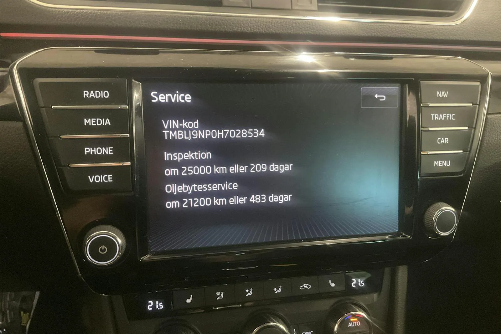 Vehicle image 14