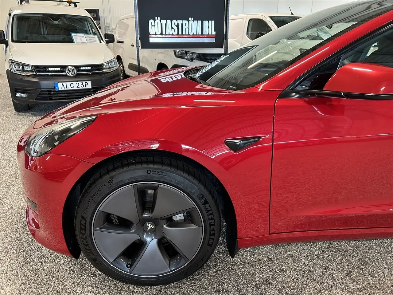 Vehicle image 8