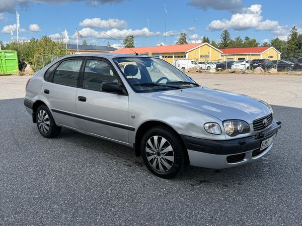 Toyota Corolla LIFTBACK 1.4 VVT-i BESIKTIGAD - 2000