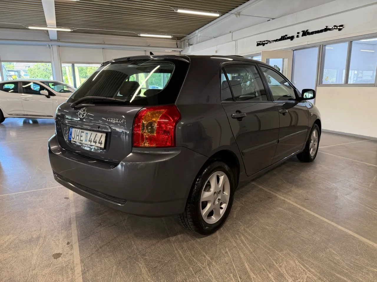 Vehicle image 2