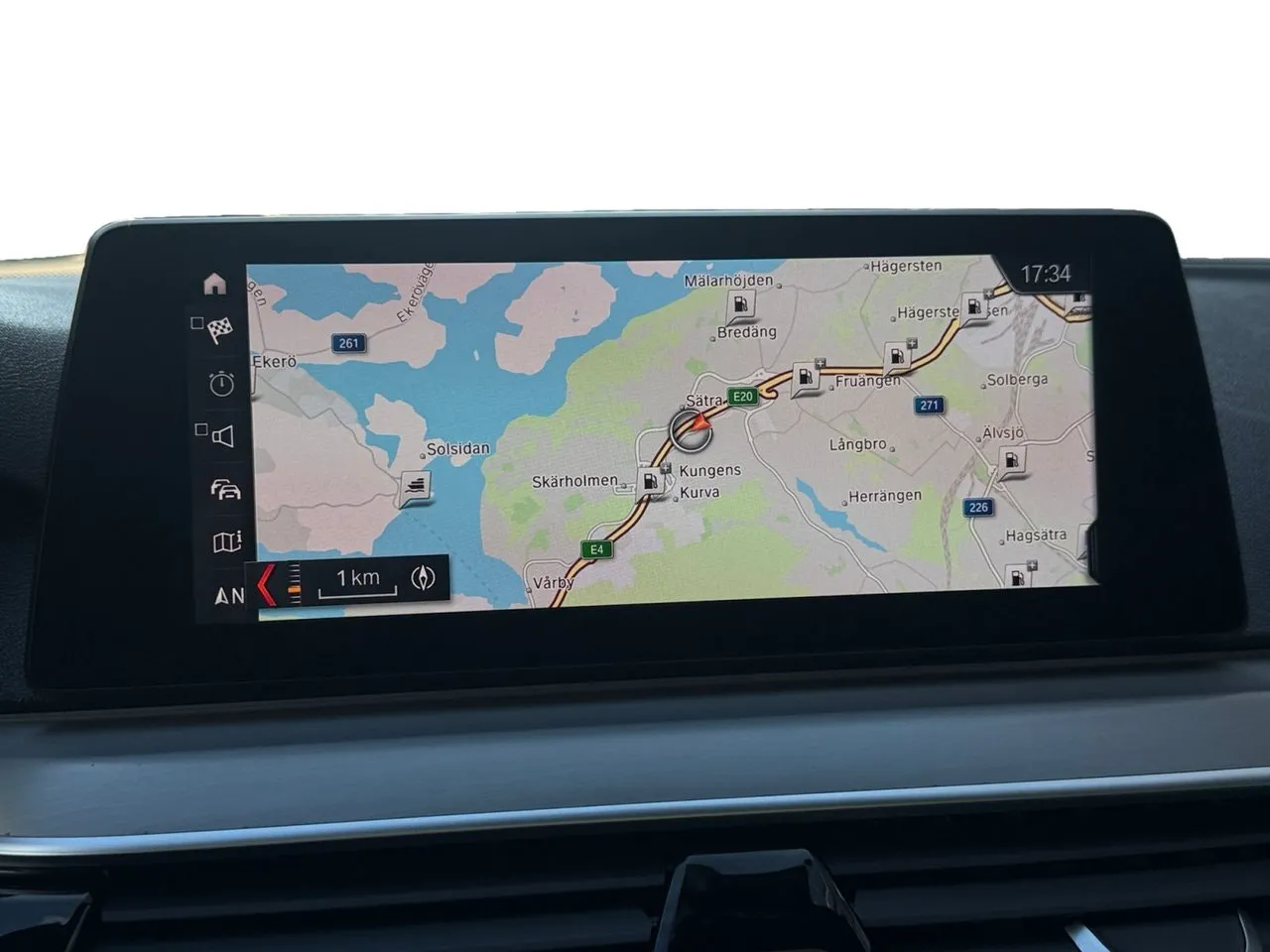 Vehicle image 17