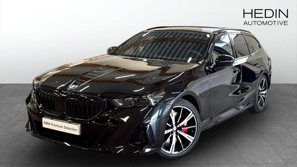 BMW 550 e e xDrive M Sport Pro H&K Pano Head-up Comfort Pack - 2026