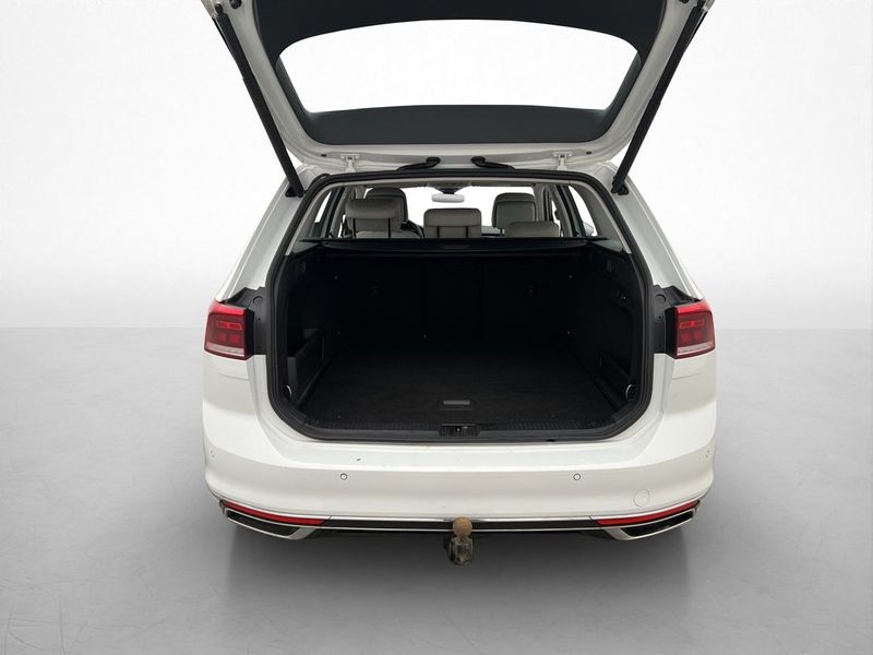 Volkswagen Passat bild 9