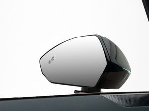 Lynk & Co 08 bild 8