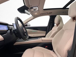 Lynk & Co 08 bild 11