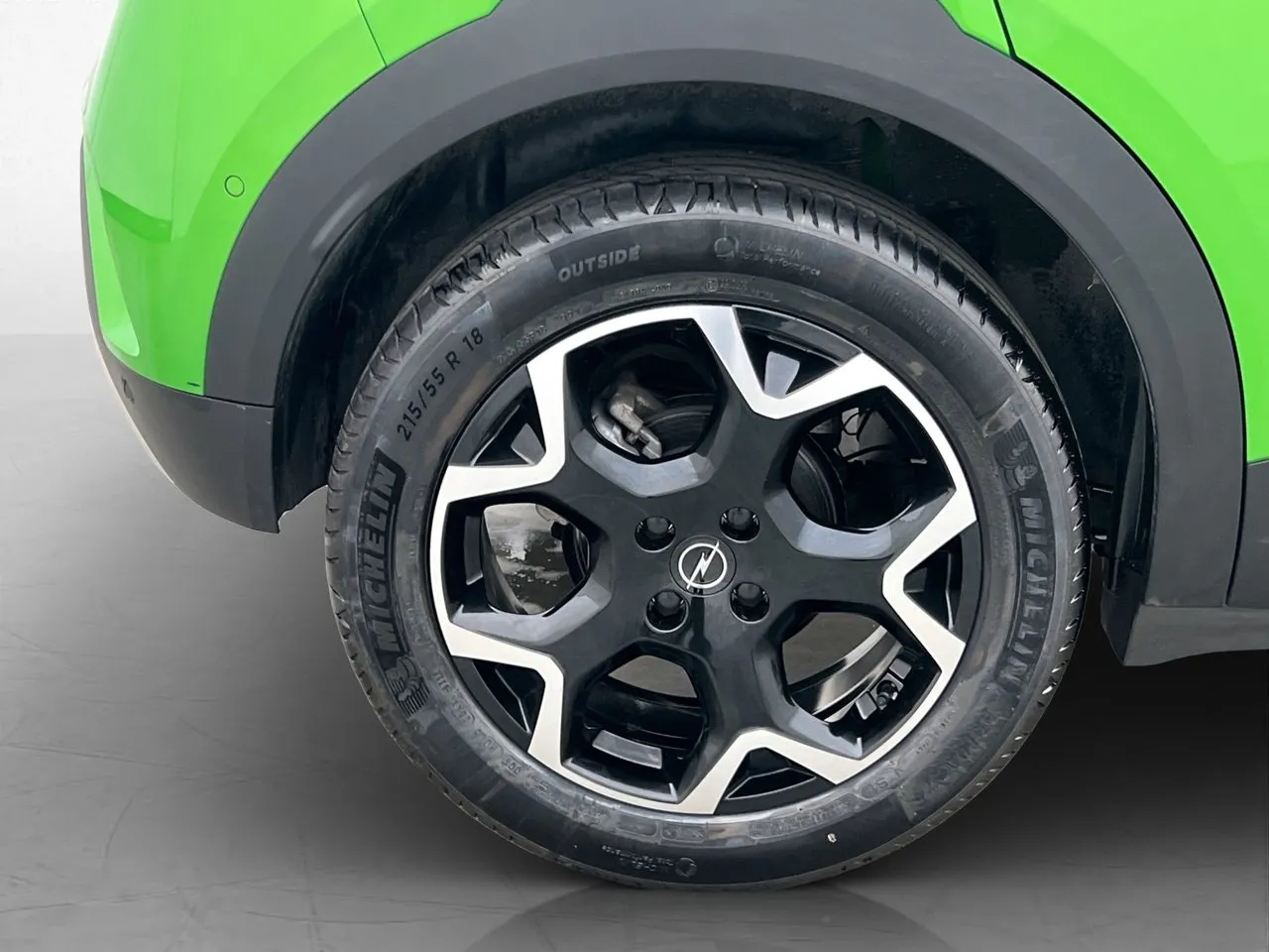 Vehicle image 24