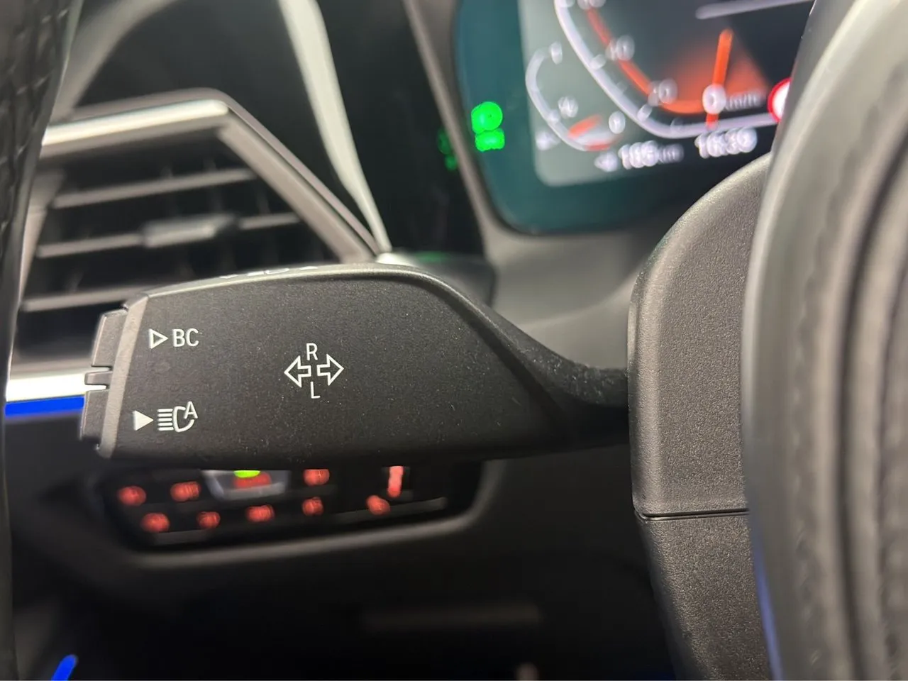 Vehicle image 29