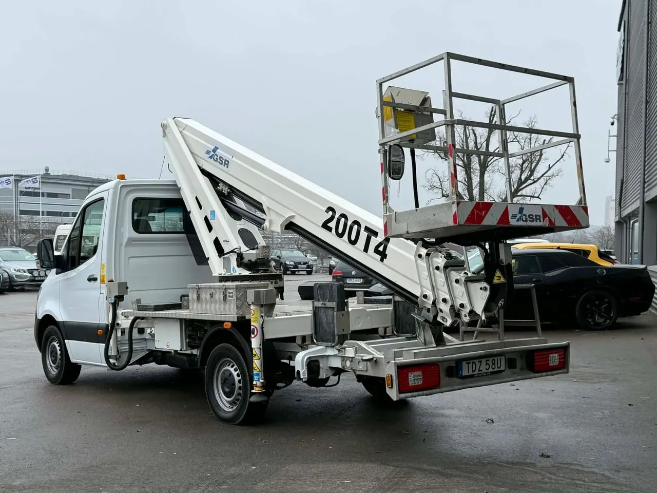 Vehicle image 6