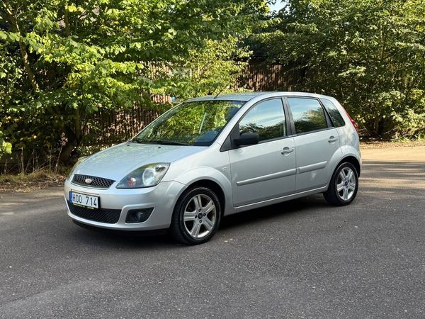 Ford Fiesta 5-dörrar 1.4 Euro 4 Lågmil - 2009