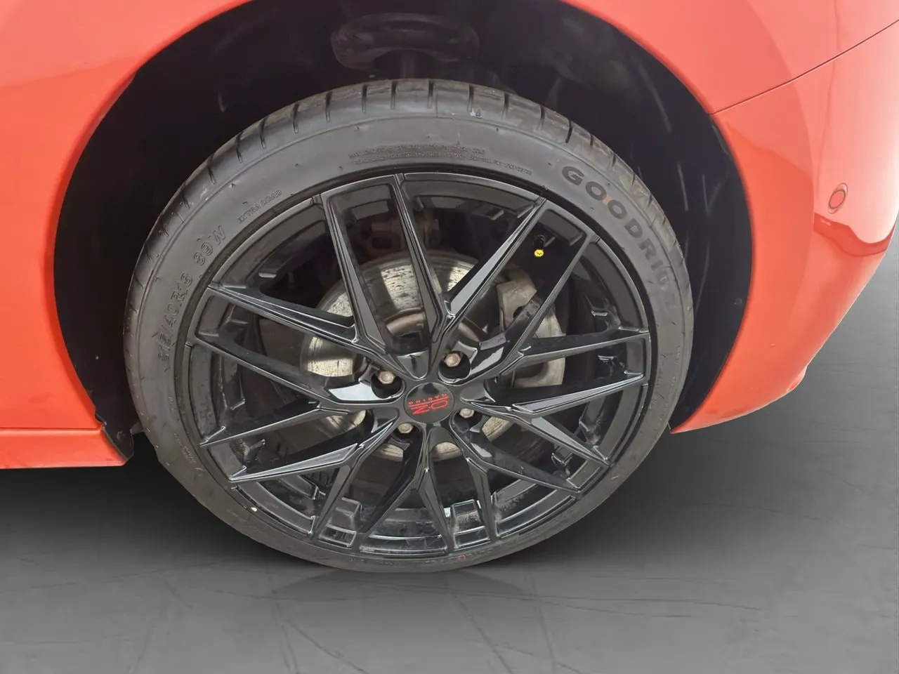 Vehicle image 32