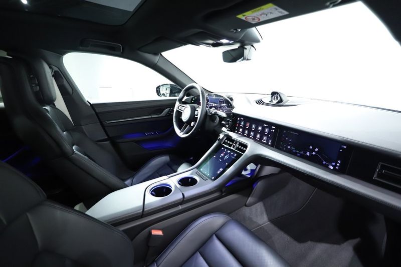 Porsche Taycan bild 12