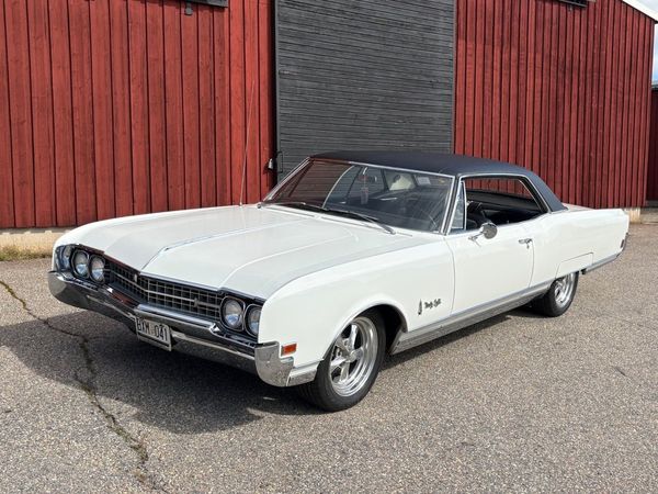 Oldsmobile Ninety-Eight Holiday Coupé --AVBET---BYTE--- - 1966