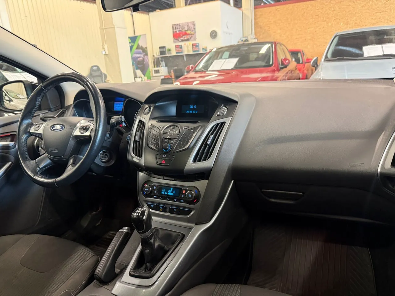 Vehicle image 7