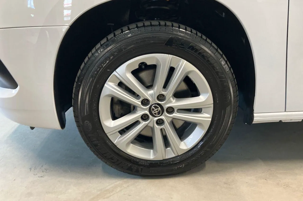 Vehicle image 20