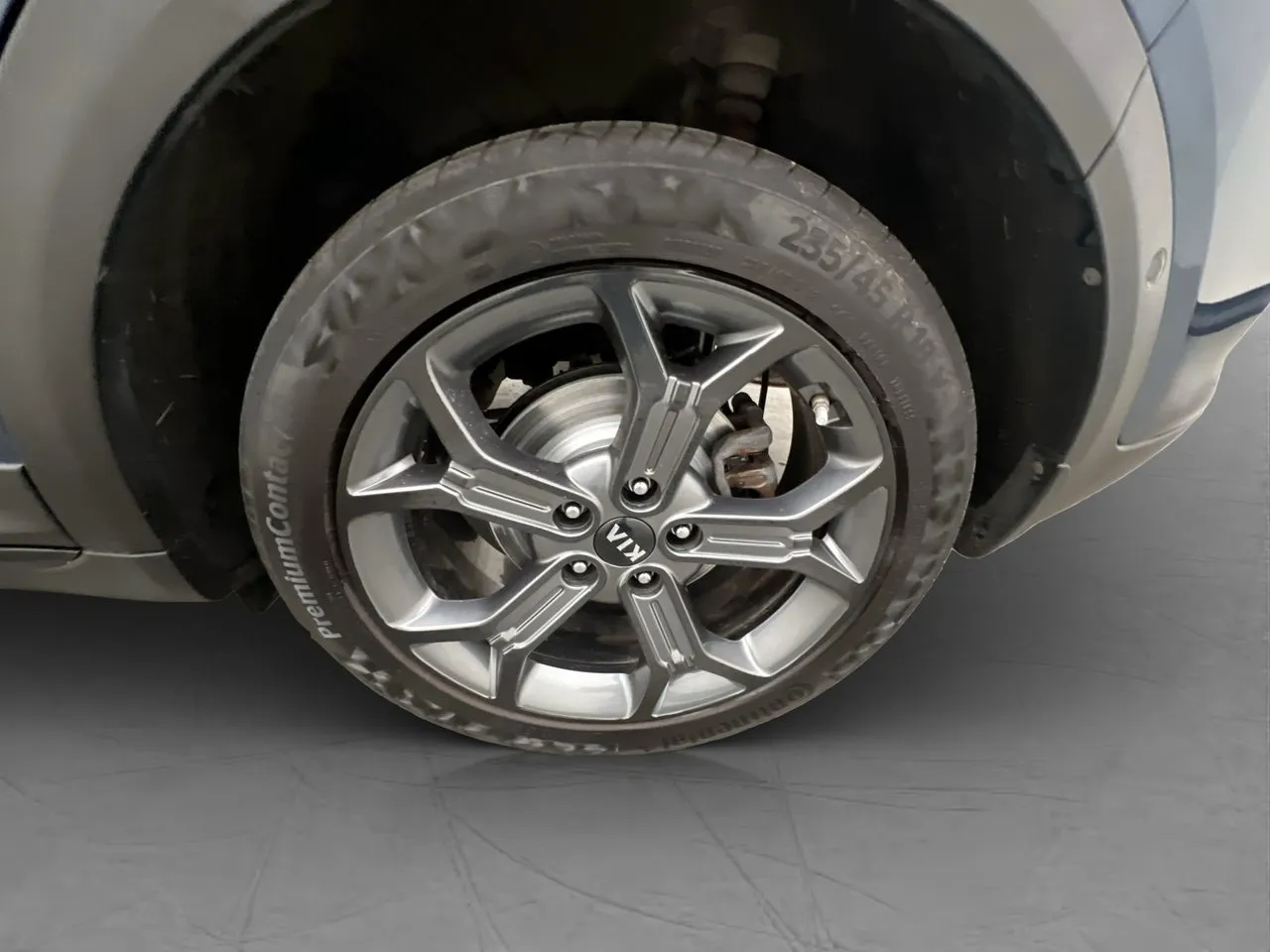 Vehicle image 35