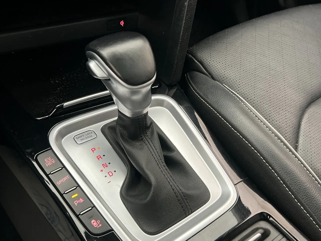 Vehicle image 27