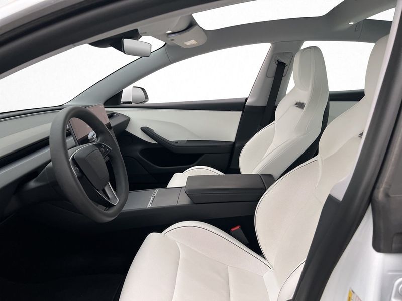 Tesla Model 3 bild 11