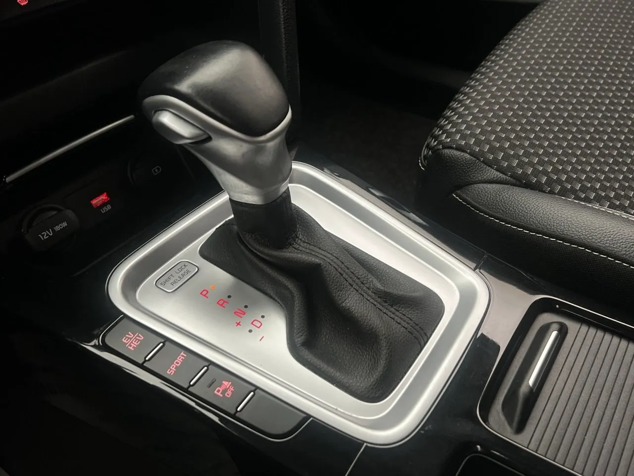 Vehicle image 24