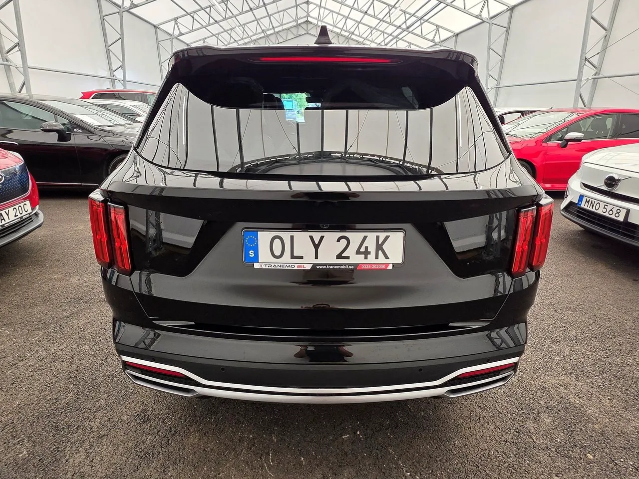 Vehicle image 4