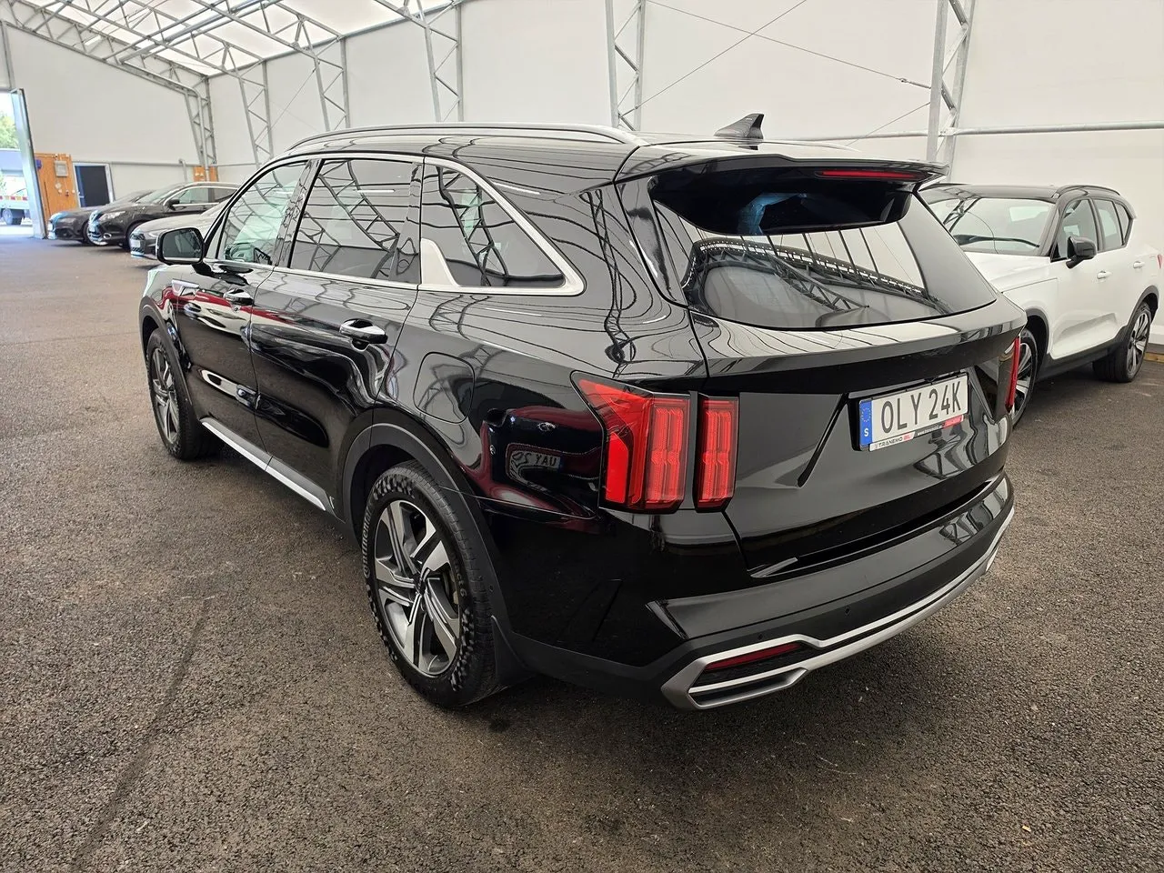 Vehicle image 6