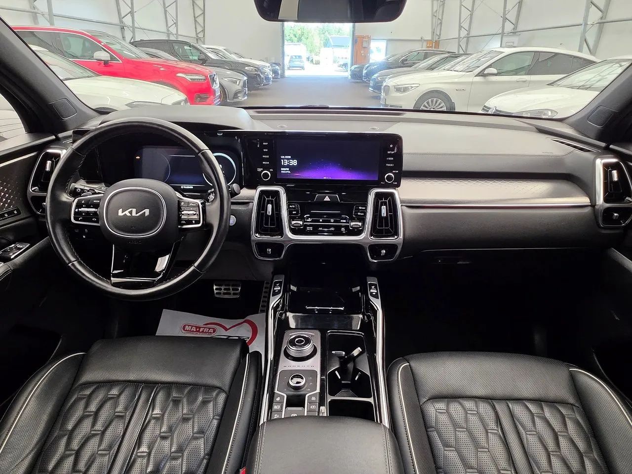 Vehicle image 14