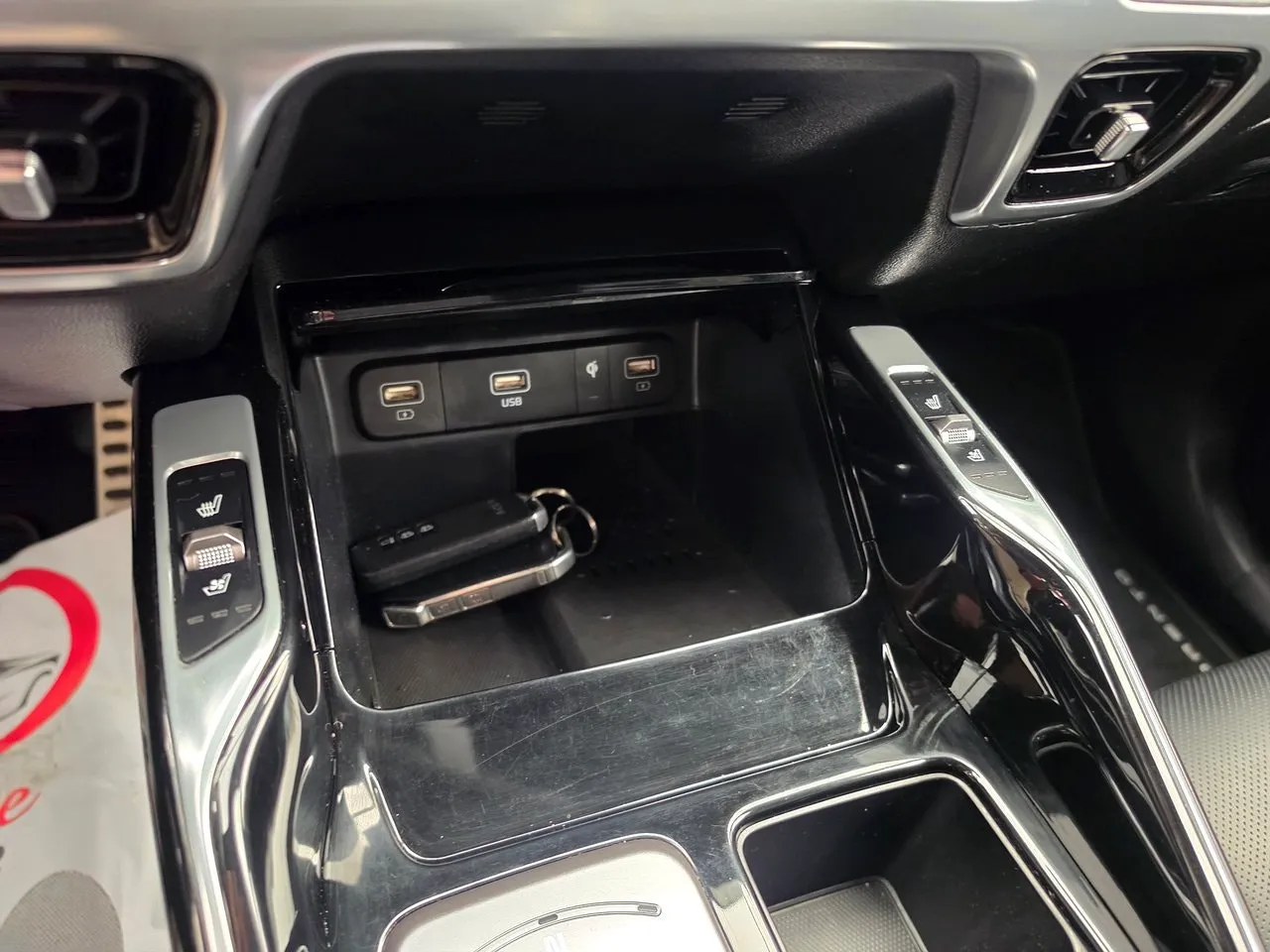 Vehicle image 25