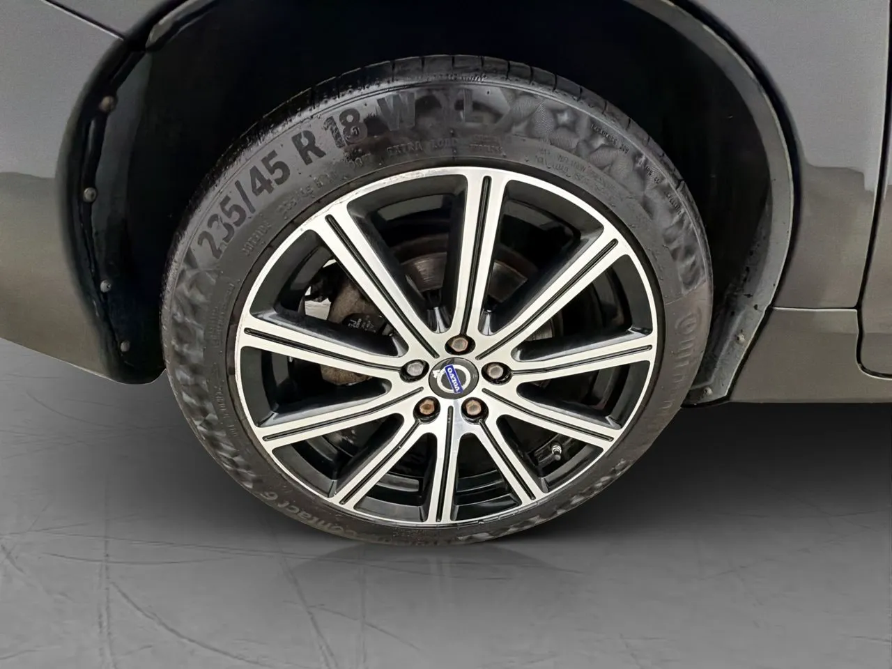 Vehicle image 32