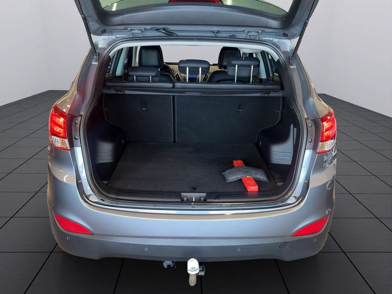 Vehicle image 18