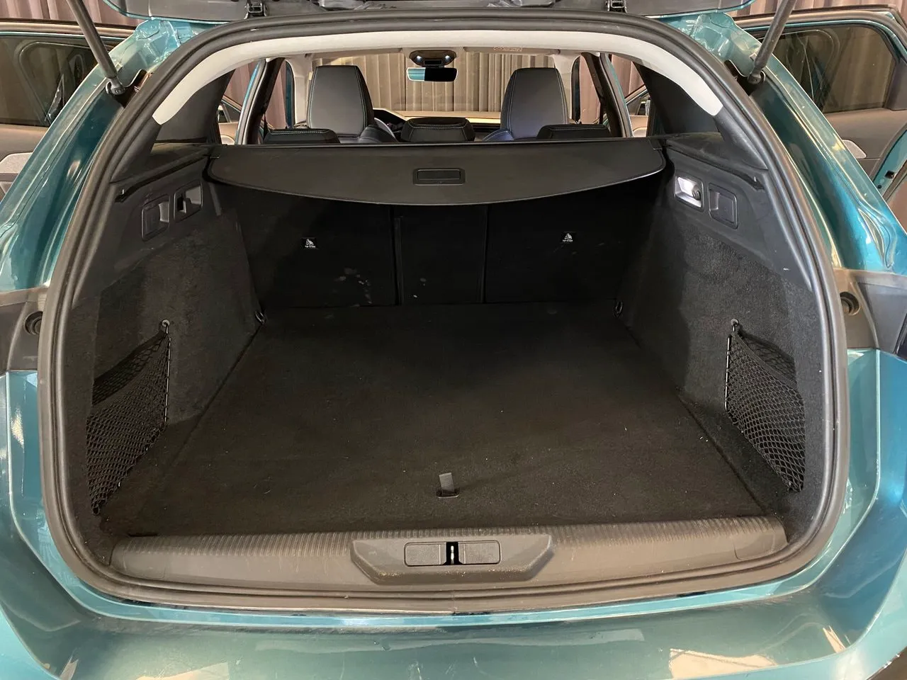 Vehicle image 30