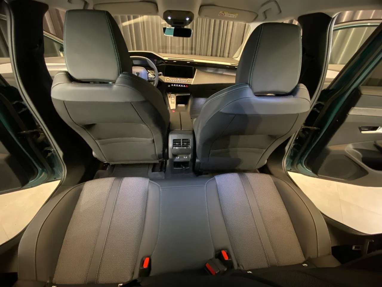 Vehicle image 31