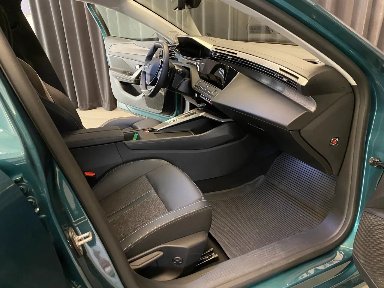 Vehicle image 36