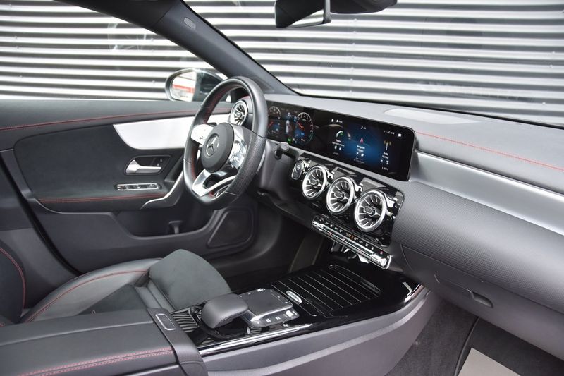 Mercedes CLA250 bild 9
