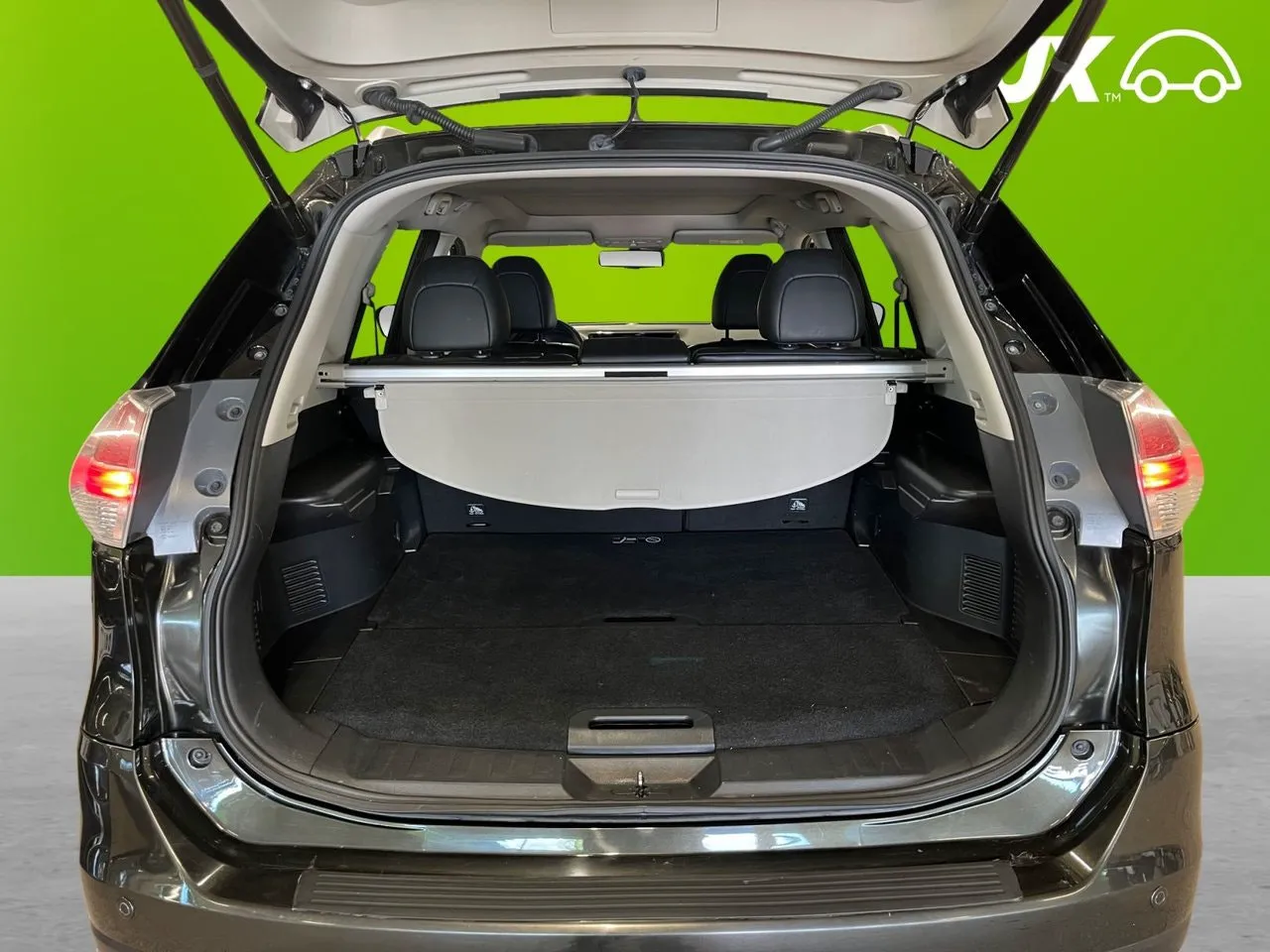 Vehicle image 14