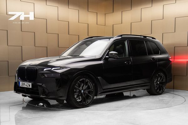 BMW X7 xDrive40d Exclusive M Sport / Massage / Sky Lounge - 2025