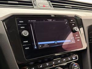 Volkswagen Passat bild 18