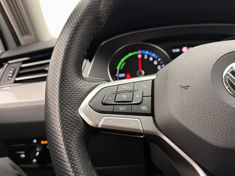Volkswagen Passat bild 15