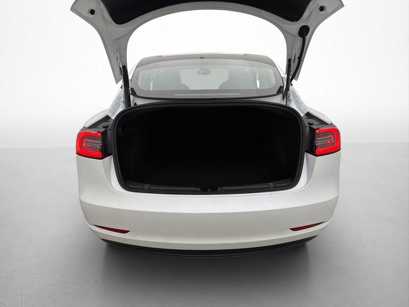Tesla Model 3 bild 29