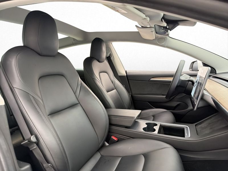 Tesla Model 3 bild 25