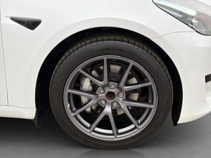 Tesla Model 3 bild 33