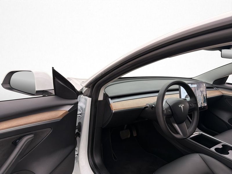 Tesla Model 3 bild 10