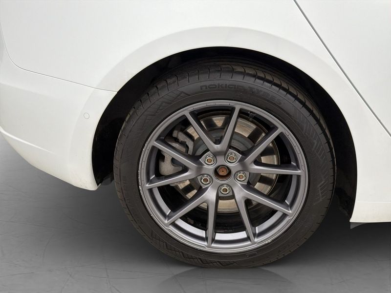 Tesla Model 3 bild 30