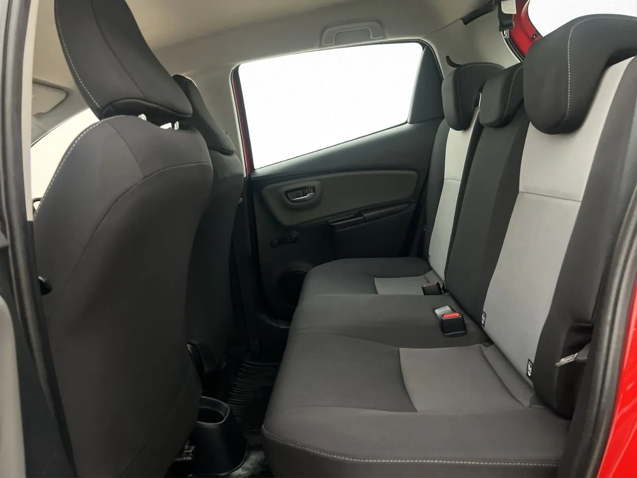 Vehicle image 25