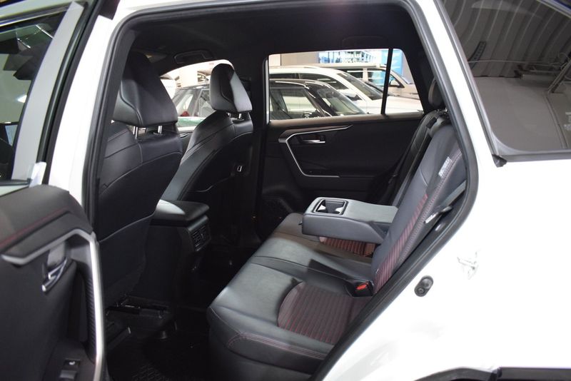 Toyota RAV4 bild 12