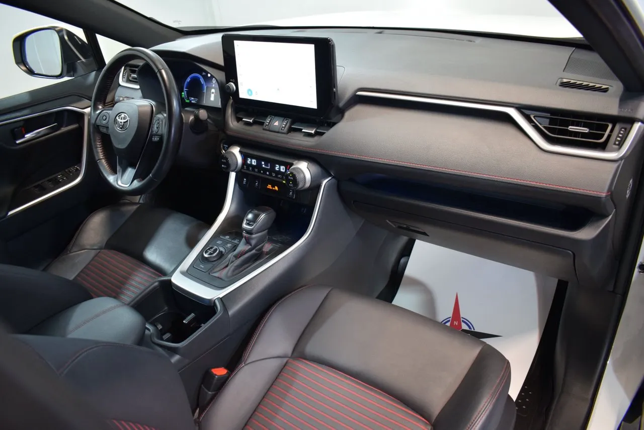 Vehicle image 8