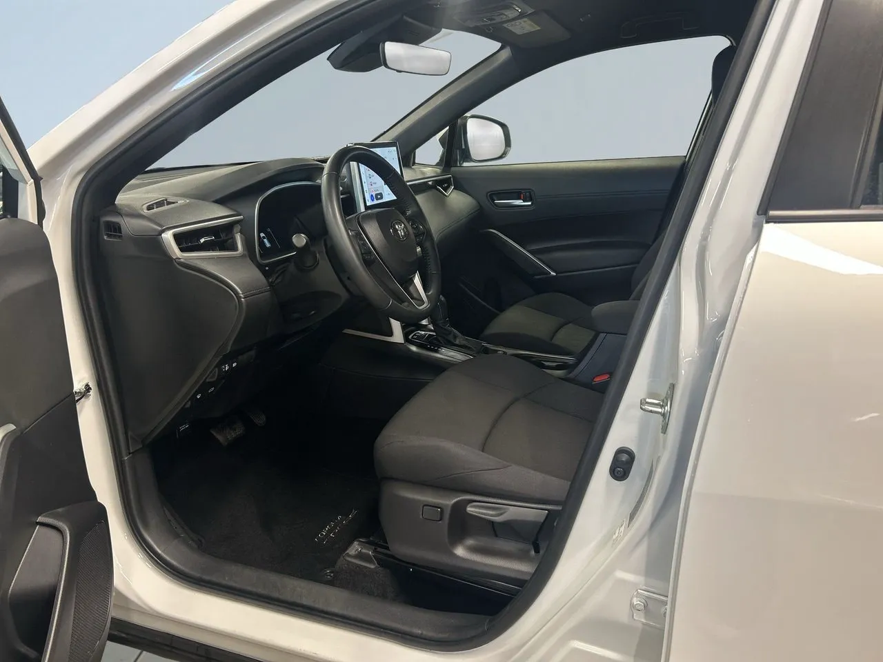 Vehicle image 6