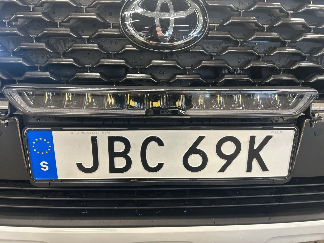 Vehicle image 17
