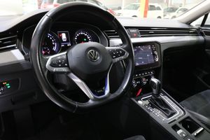 Volkswagen Passat bild 12