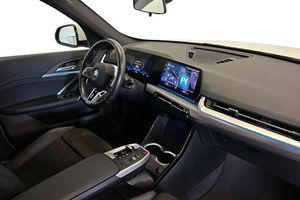 BMW iX1 bild 16